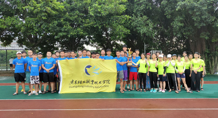 学校龙舟队.jpg